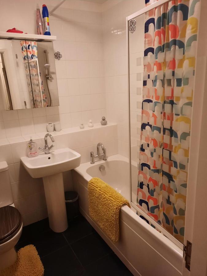 Appartamento Redmire - 2 Bed 1St Floor Flat Overlooking Green Darlington  Esterno foto