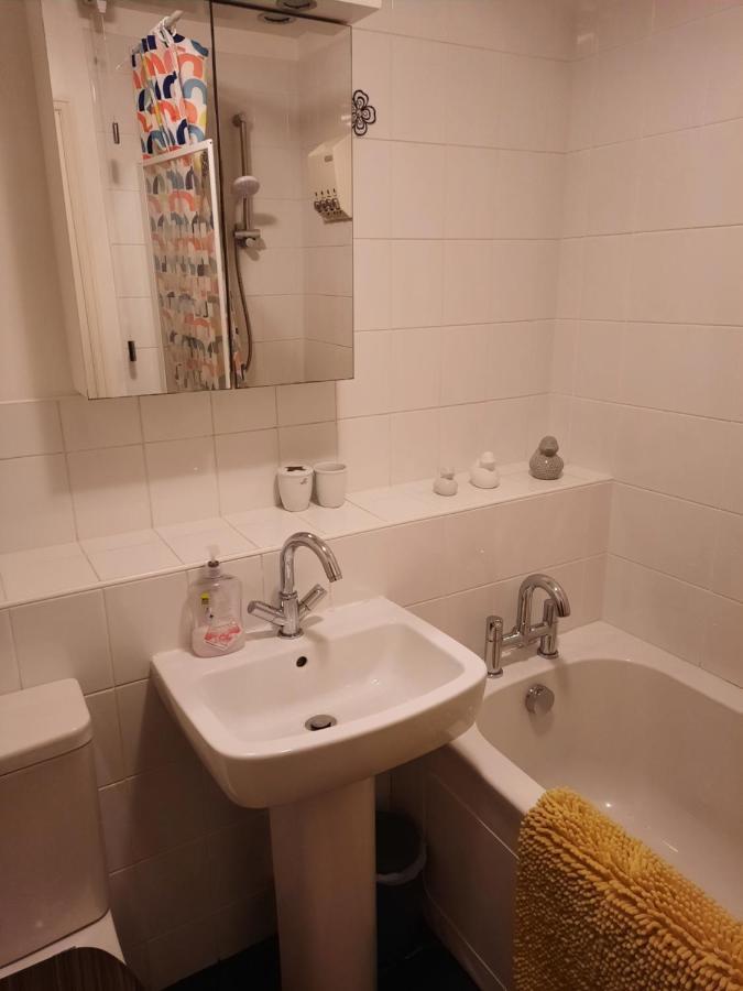 Appartamento Redmire - 2 Bed 1St Floor Flat Overlooking Green Darlington  Esterno foto